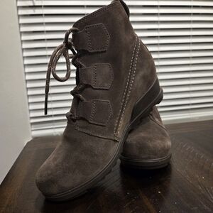 Sorel Evie lace Mauve waterproof Booties